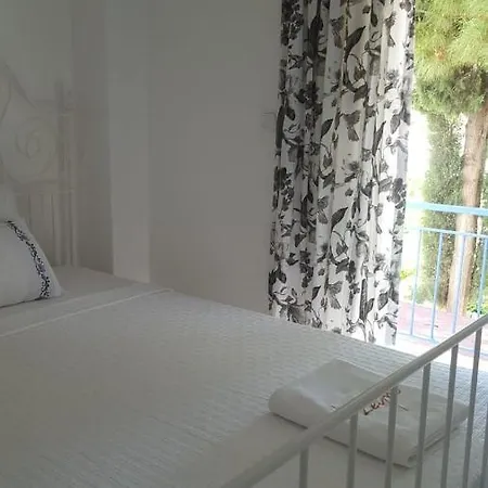 Fullmoon Room's Hotel Cesme